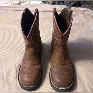 Justin Boots Gypsy Round Toe size 9.5 B